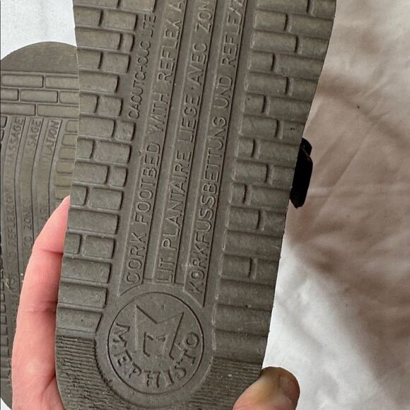 Mephisto Helen Sandals In Desert Buffalo. Size 35 (5). - Picture 8 of 10